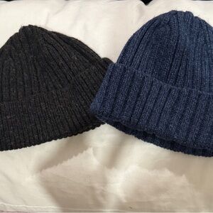 Uniqlo Black and Navy Knit Beanie Duo